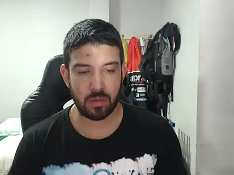 Snapshot of Axel11113 chatting on December 3, 1:57 am Axel11113 online show from December 3, 1:57 am