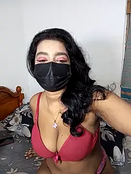 Snapshot of Darkchocosl8 chatting on April 15, 8:20 pm Darkchocosl8 online show from April 15, 8:20 pm