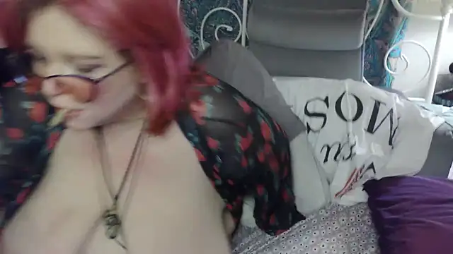 Snapshot of g0lden_are0las89 chatting on December 1, 4:39 am g0lden are0las89 online show from December 1, 4:39 am