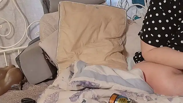 Snapshot of g0lden_are0las89 chatting on February 4, 10:04 pm g0lden are0las89 online show from February 4, 10:04 pm