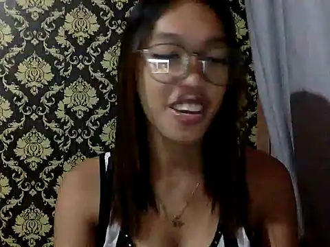 Snapshot of your_wifey chatting on September 23, 9:56 am your wifey online show from September 23, 9:56 am