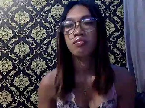 Snapshot of your_wifey chatting on September 24, 12:08 pm your wifey online show from September 24, 12:08 pm