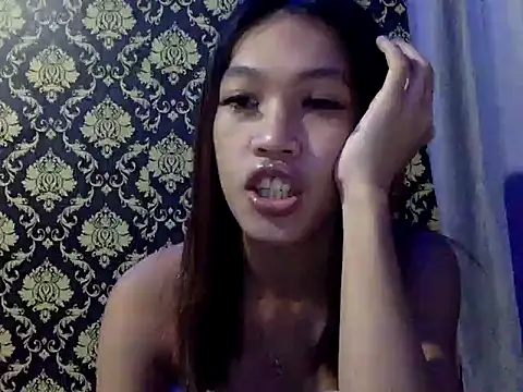 Snapshot of your_wifey chatting on October 22, 11:32 am your wifey online show from October 22, 11:32 am