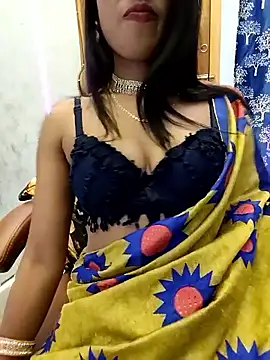Snapshot of priya_26 chatting on April 29, 6:14 pm priya 26 online show from April 29, 6:14 pm