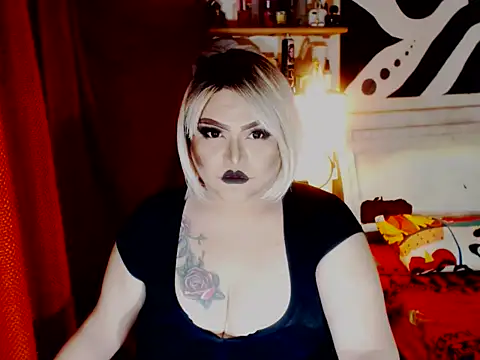 Snapshot of Mistress4fun chatting on September 17, 6:04 am Mistress4fun online show from September 17, 6:04 am