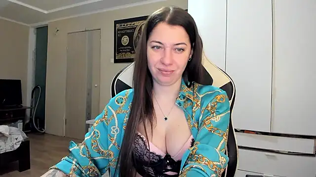 Snapshot of EmiLovsi chatting on January 19, 4:22 pm EmiLovsi online show from January 19, 4:22 pm