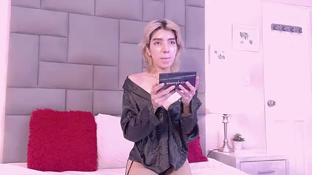 Noah Bells online show from December 15, 11:47 am