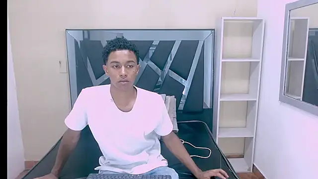 Snapshot of Rocco_Grey chatting on October 2, 7:43 pm Rocco Grey online show from October 2, 7:43 pm