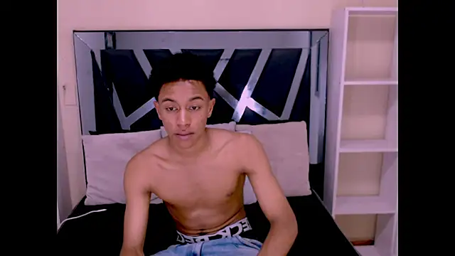 Snapshot of Rocco_Grey chatting on October 3, 8:17 pm Rocco Grey online show from October 3, 8:17 pm
