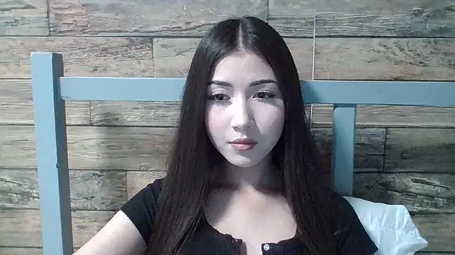 Snapshot of Virginia_Hicks chatting on October 10, 1:32 pm Virginia Hicks online show from October 10, 1:32 pm