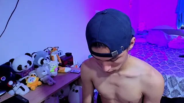 Snapshot of LuClawthorne_ chatting on September 25, 10:35 pm LuClawthorne online show from September 25, 10:35 pm