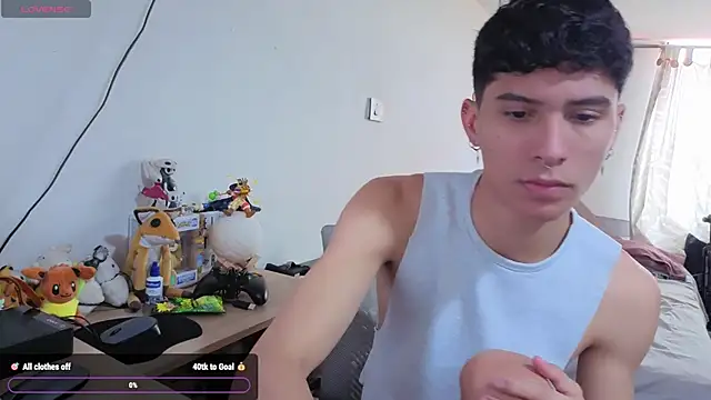 Snapshot of LuClawthorne_ chatting on March 18, 5:16 pm LuClawthorne online show from March 18, 5:16 pm