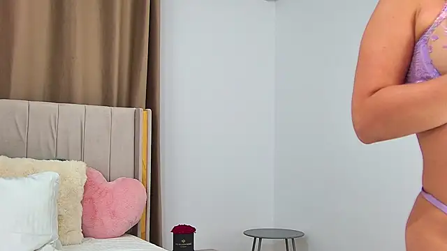 EmilyNovaa online show from July 25, 6:27 pm
