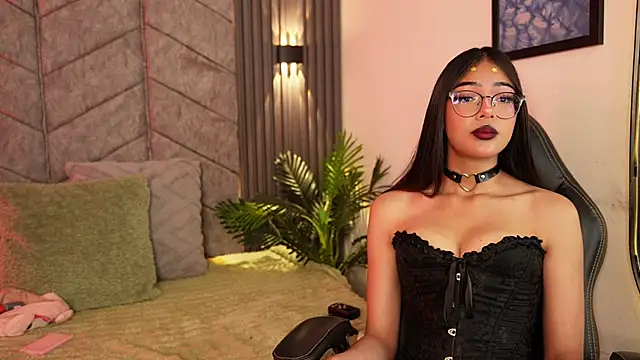 amberthangels online show from October 11, 12:15 pm