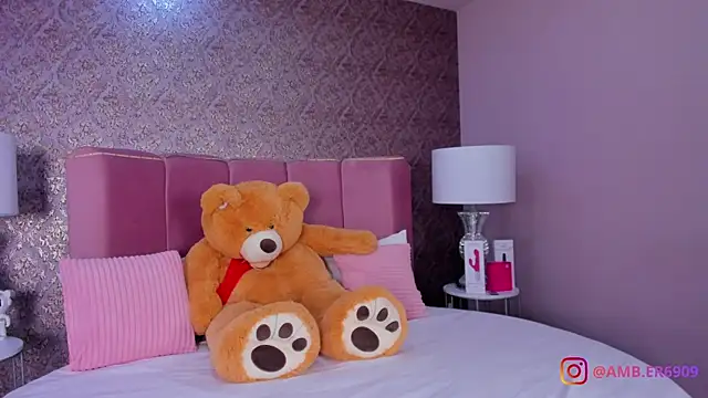 amber sparkle online show from April 20, 12:41 pm