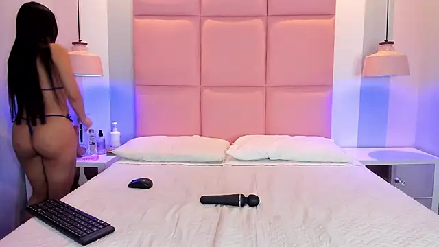 Snapshot of JulianaValencia chatting on November 30, 2:32 pm JulianaValencia online show from November 30, 2:32 pm