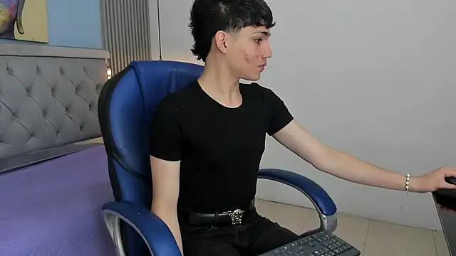 SamBlack  online show from April 18, 12:42 pm