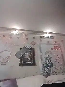 Snapshot of BonnienClyde5421 chatting on February 14, 7:21 pm BonnienClyde5421 online show from February 14, 7:21 pm