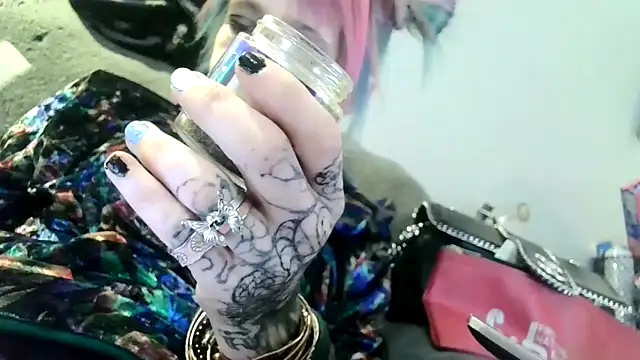 Evieskyyxh online show from November 25, 6:08 pm