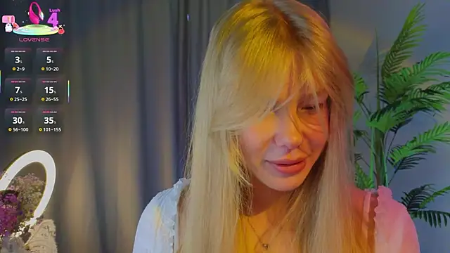 Snapshot of emilyshepar_d chatting on September 26, 3:32 am emilyshepar d online show from September 26, 3:32 am