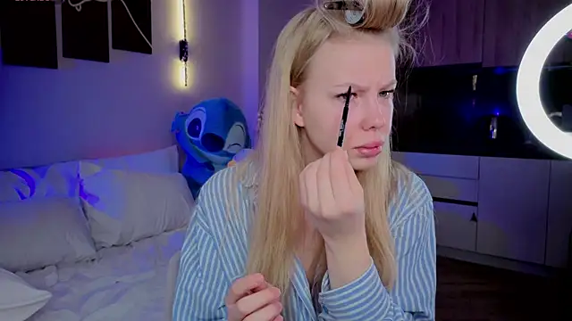 emilyshepar d online show from April 7, 1:39 am