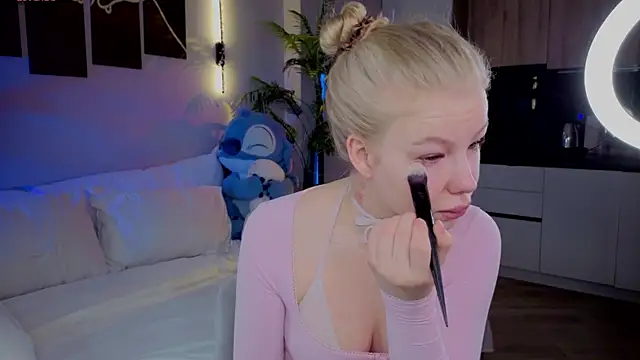 emilyshepar d online show from April 15, 2:18 am