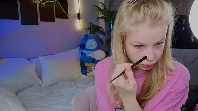 emilyshepar d online show from April 22, 2:14 am