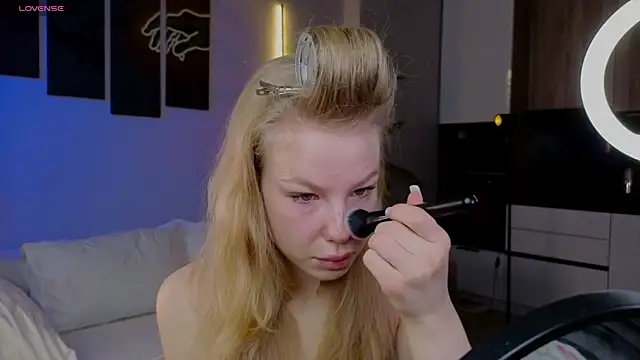 Snapshot of emilyshepar_d chatting on June 4, 3:01 am emilyshepar d online show from June 4, 3:01 am