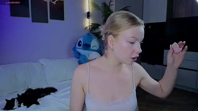 emilyshepar d online show from July 28, 2:29 am
