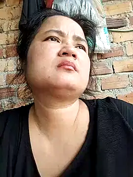 Snapshot of BigAss-69 chatting on May 19, 1:56 am BigAss-69 online show from May 19, 1:56 am
