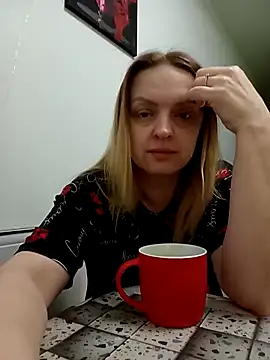 Snapshot of Ami_Foxy chatting on May 9, 5:23 am Ami Foxy online show from May 9, 5:23 am