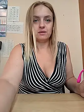 Ami Foxy online show from August 5, 6:27 am