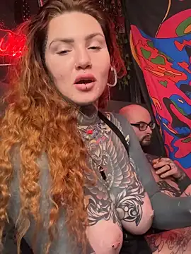 Snapshot of AlexandraWildd chatting on December 22, 11:07 am AlexandraWildd online show from December 22, 11:07 am