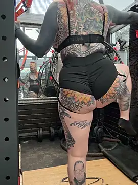 Snapshot of AlexandraWildd chatting on March 25, 9:48 am AlexandraWildd online show from March 25, 9:48 am