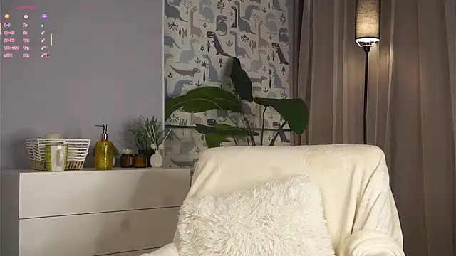 QueenieGitt online show from April 6, 4:46 am