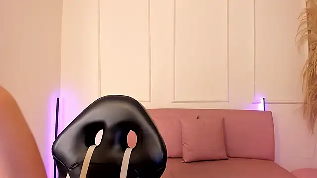 Lilily lv online show from December 18, 12:22 pm