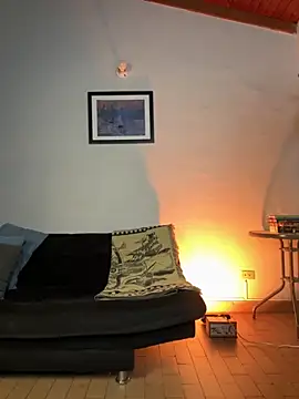 Snapshot of AlekBlake_ chatting on October 20, 2:23 am AlekBlake  online show from October 20, 2:23 am