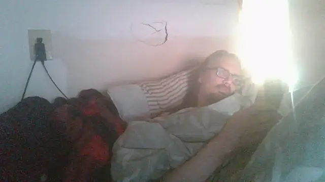Snapshot of dandonn chatting on May 2, 3:39 pm dandonn online show from May 2, 3:39 pm