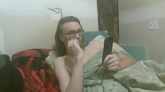 Snapshot of dandonn chatting on May 7, 1:22 am dandonn online show from May 7, 1:22 am