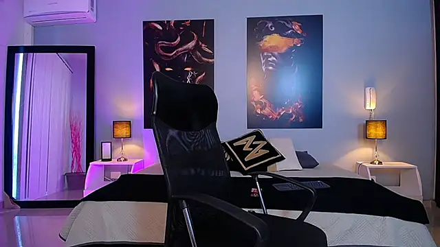 ChristopherBlack  online show from September 17, 1:24 pm