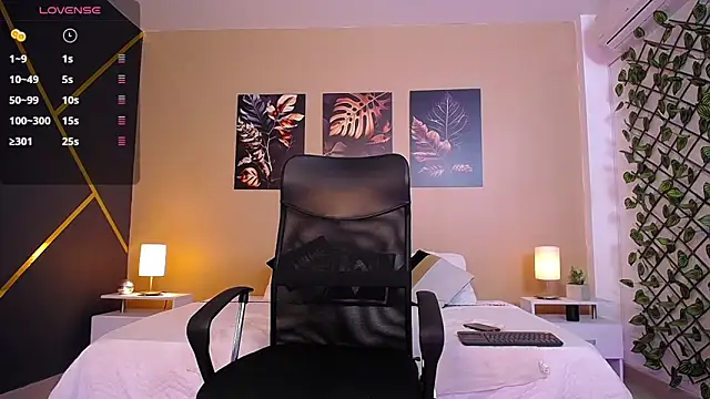 ChristopherBlack  online show from January 10, 1:24 pm