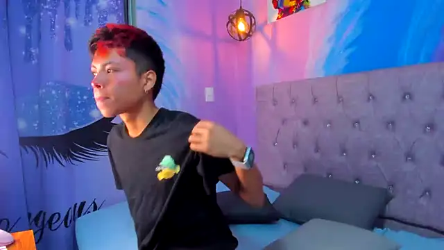 MaxiWildd online show from November 8, 1:00 pm