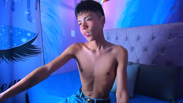 MaxiWildd online show from December 17, 1:06 pm