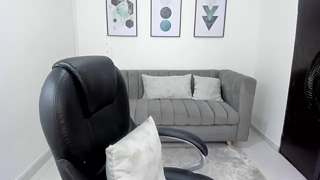 Snapshot of violettasweet__ chatting on September 19, 4:29 pm violettasweet   online show from September 19, 4:29 pm