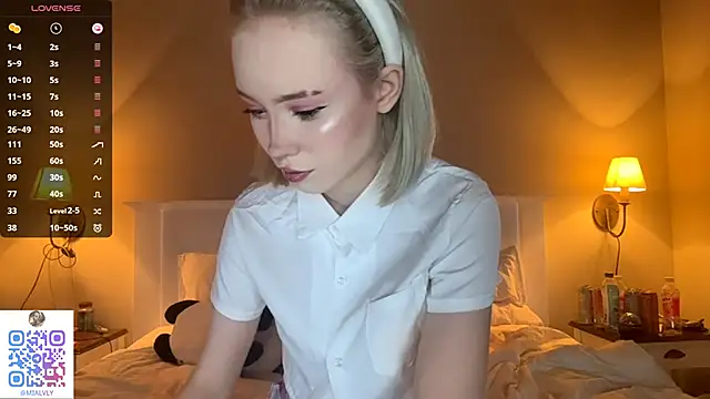 Snapshot of FlowMia chatting on September 20, 5:14 pm FlowMia online show from September 20, 5:14 pm