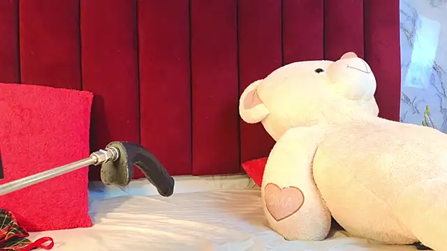 PrincePoppy online show from November 2, 7:05 pm