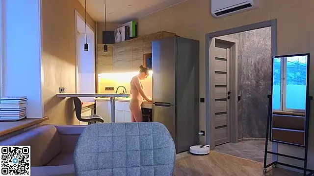 miss bubbles  online show from April 11, 11:42 pm