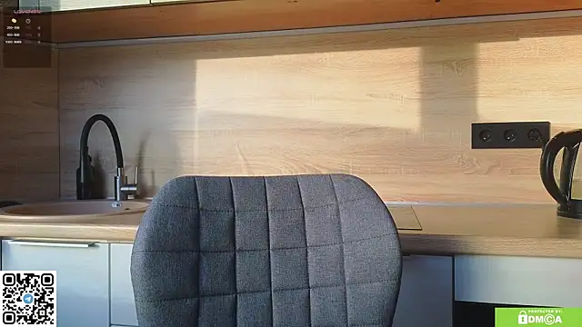 miss bubbles  online show from April 25, 12:24 am