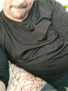 Snapshot of Bradd_32 chatting on October 28, 5:04 pm Bradd 32 online show from October 28, 5:04 pm