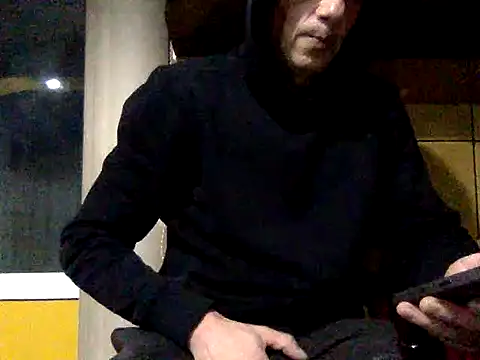 Snapshot of adiluci1 chatting on December 21, 6:04 pm adiluci1 online show from December 21, 6:04 pm